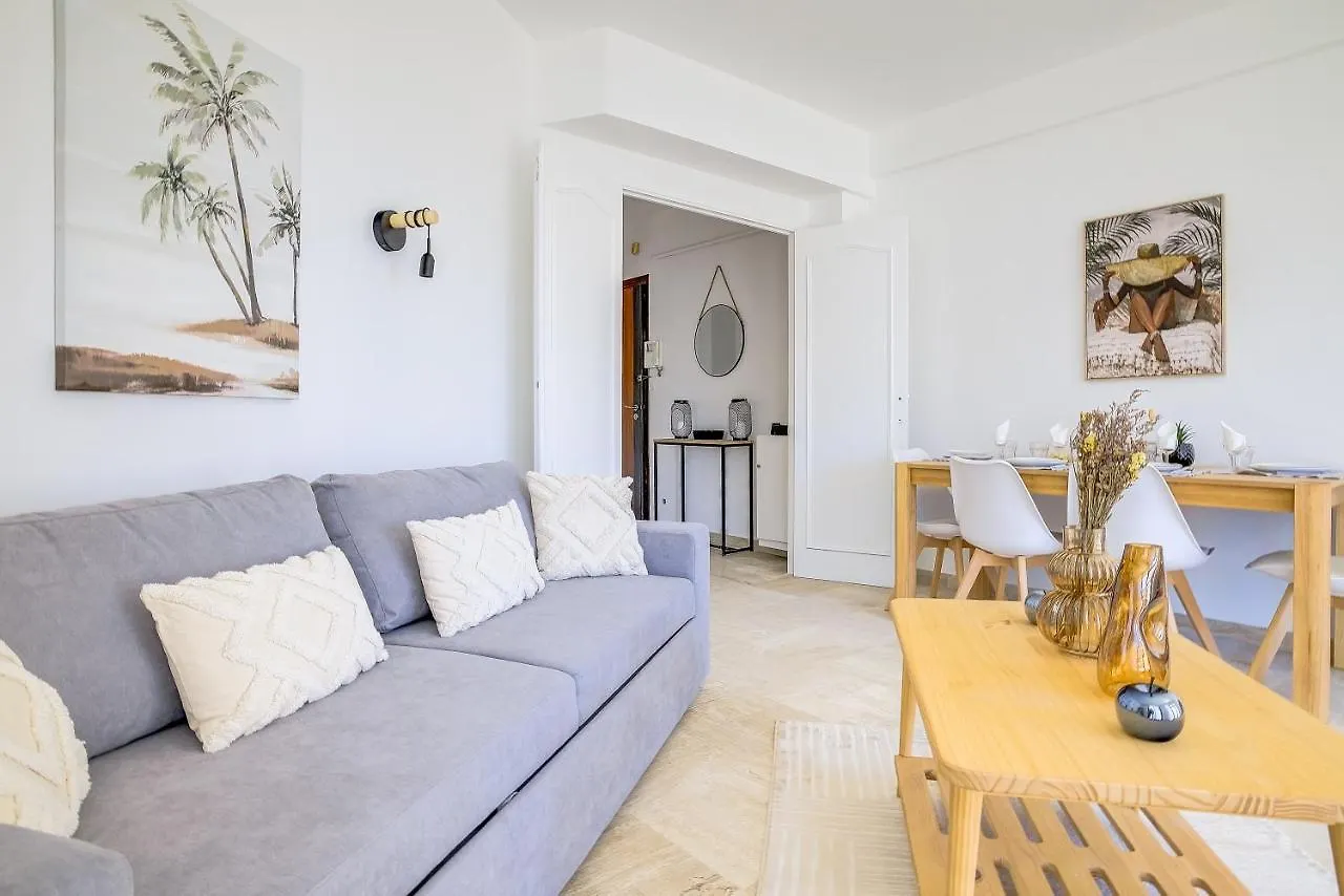 Sublime Two Bedroom Apartment With Terrace Cannes