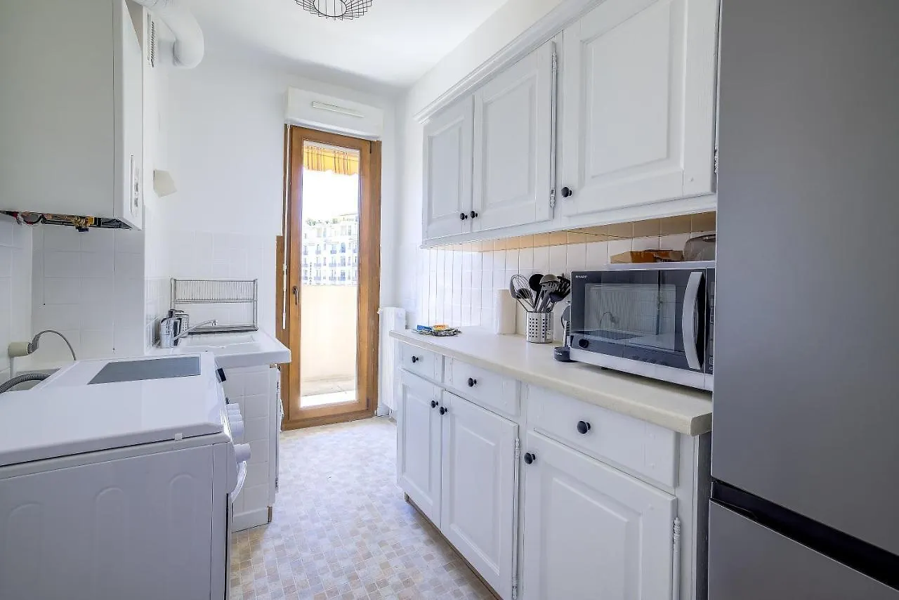 Sublime Two Bedroom Apartment With Terrace Cannes