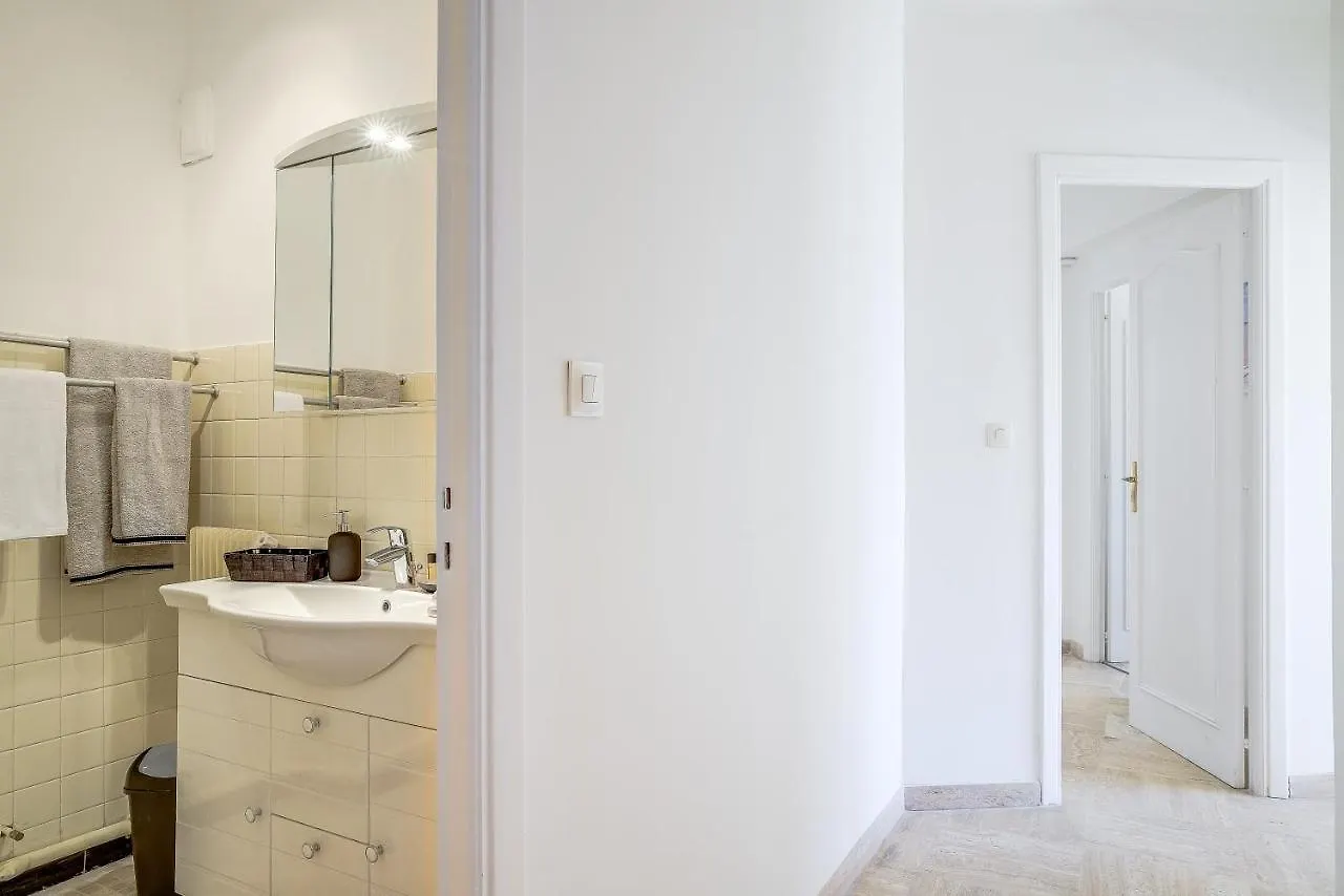 Sublime Two Bedroom Apartment With Terrace Cannes